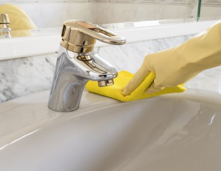 Bathroom deep cleaning service in Westkensington home